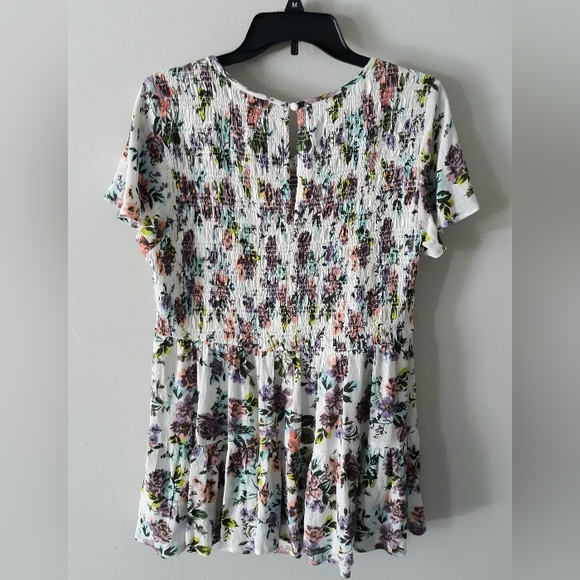 Torrid Smocked Floral Blouse NWT - Picture 2 of 6